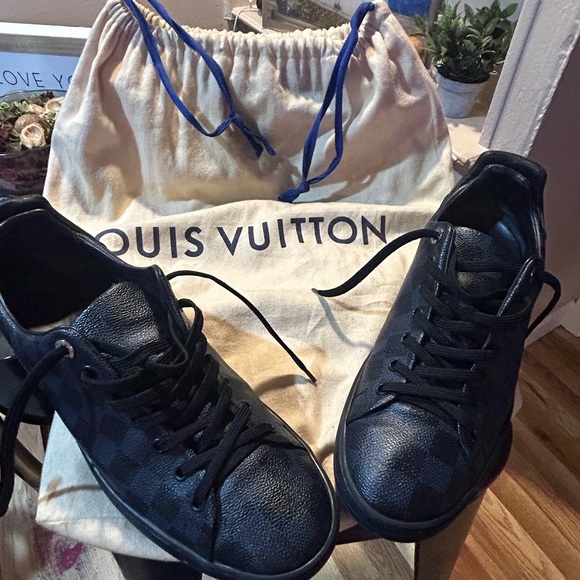 Luis Vuitton casual shoes - Picture 2 of 11